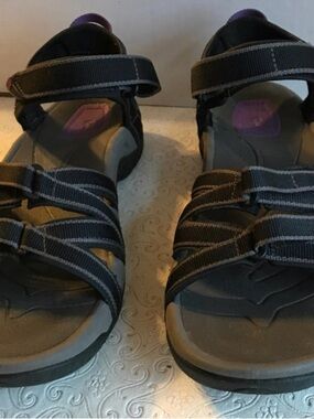 Teva Black and Gray Strappy Sport Sandals with Purple Accents size 9.5